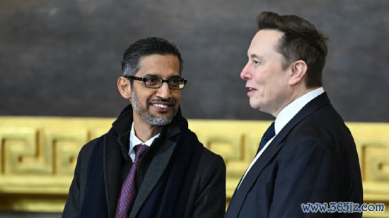 谷歌首席实验官与埃隆·马斯克在特朗普宣誓就任第47任好意思国总统的接事仪式前交谈。